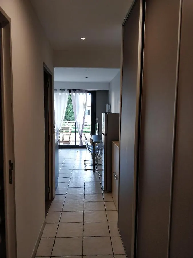 Appartement Le Palais du Tropique à Juan-les-Pins 0*,